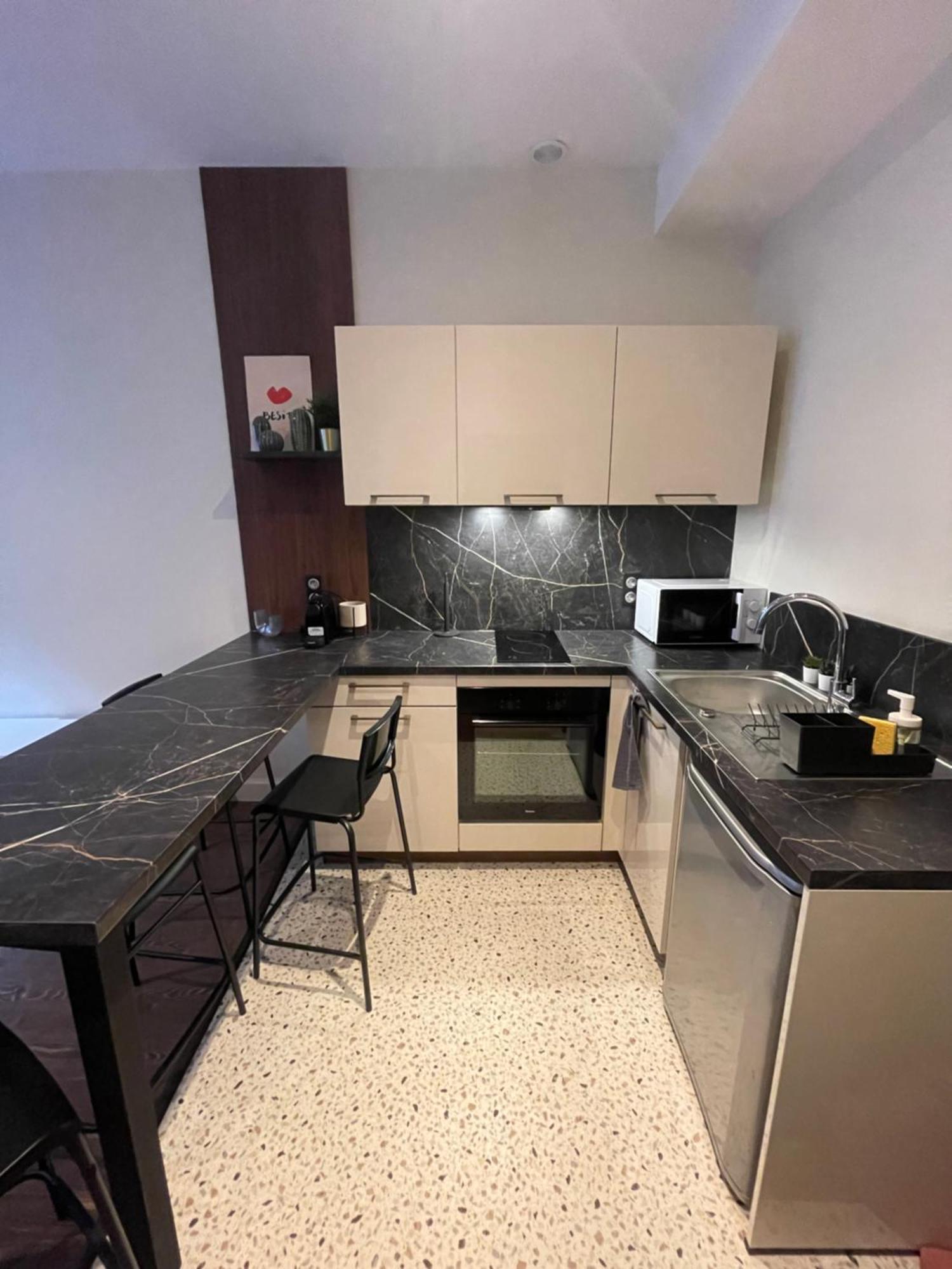 Appartement Au Coeur Du Centre Ville De 卡尔卡松 外观 照片