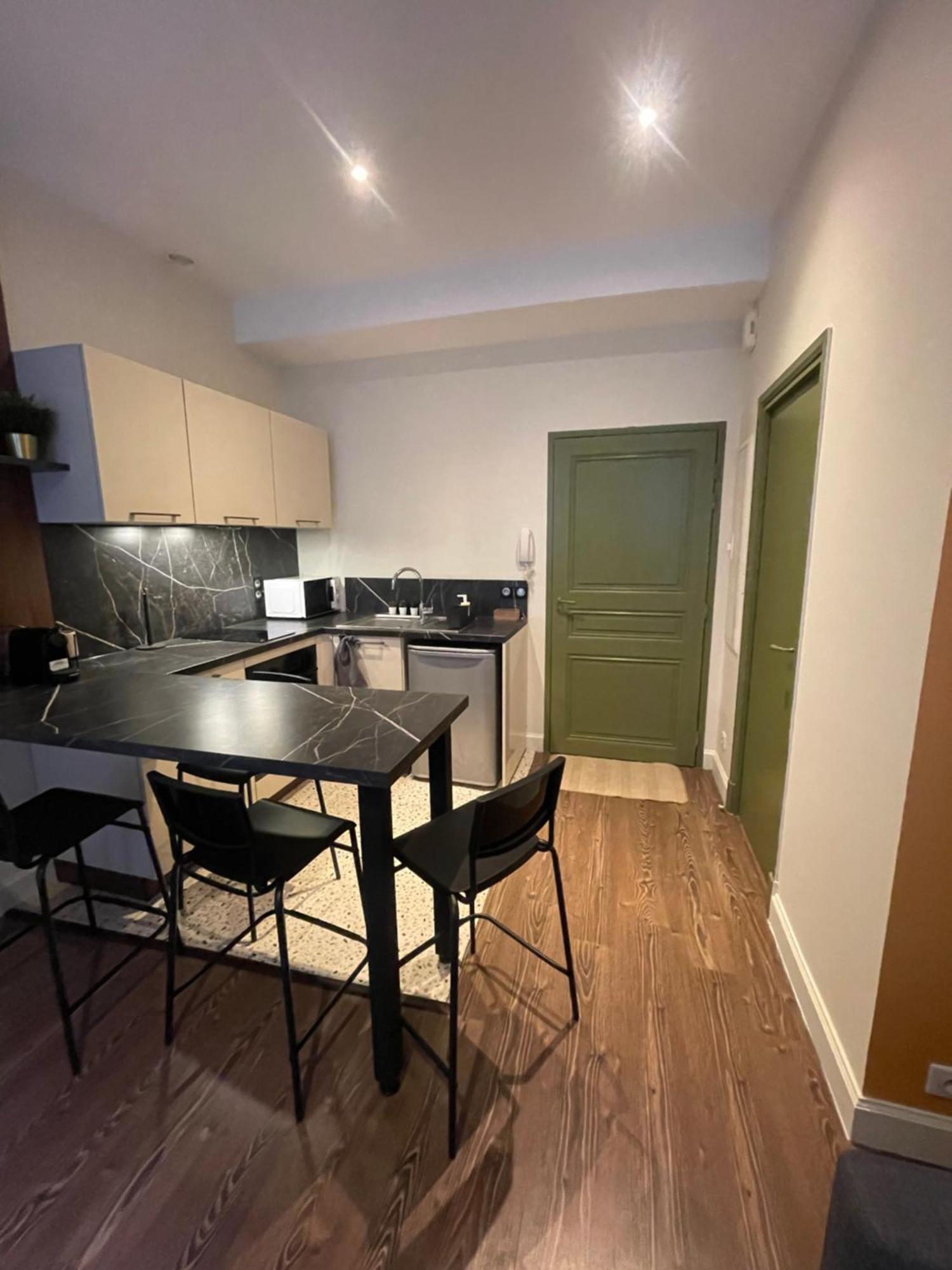 Appartement Au Coeur Du Centre Ville De 卡尔卡松 外观 照片